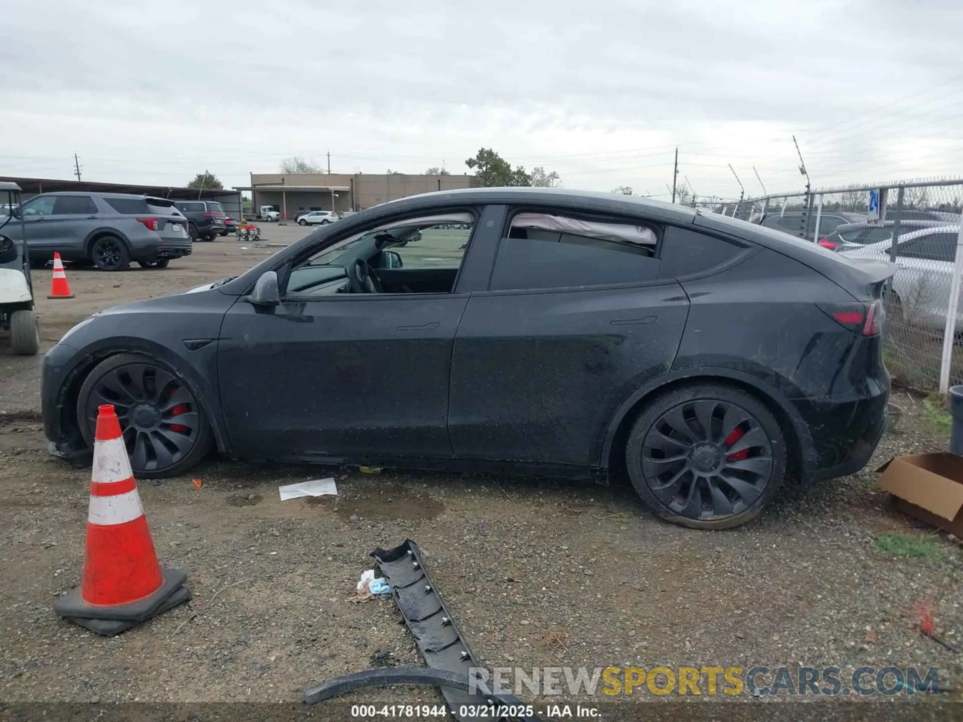 14 Фотография поврежденного автомобиля 5YJYGDEF9MF273884 TESLA MODEL Y 2021