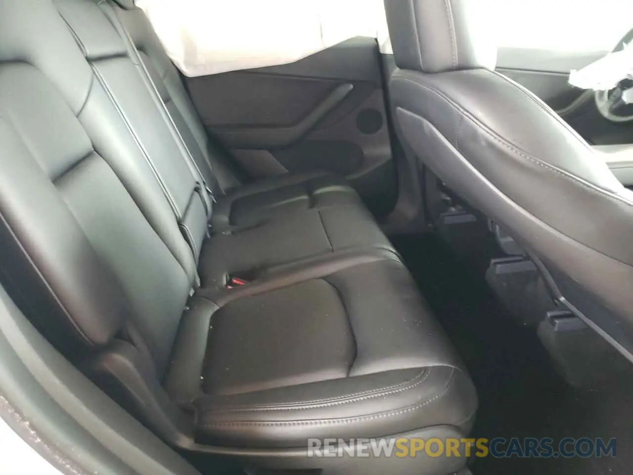 10 Photograph of a damaged car 7SAYGAEE0NF312310 TESLA MODEL Y 2022