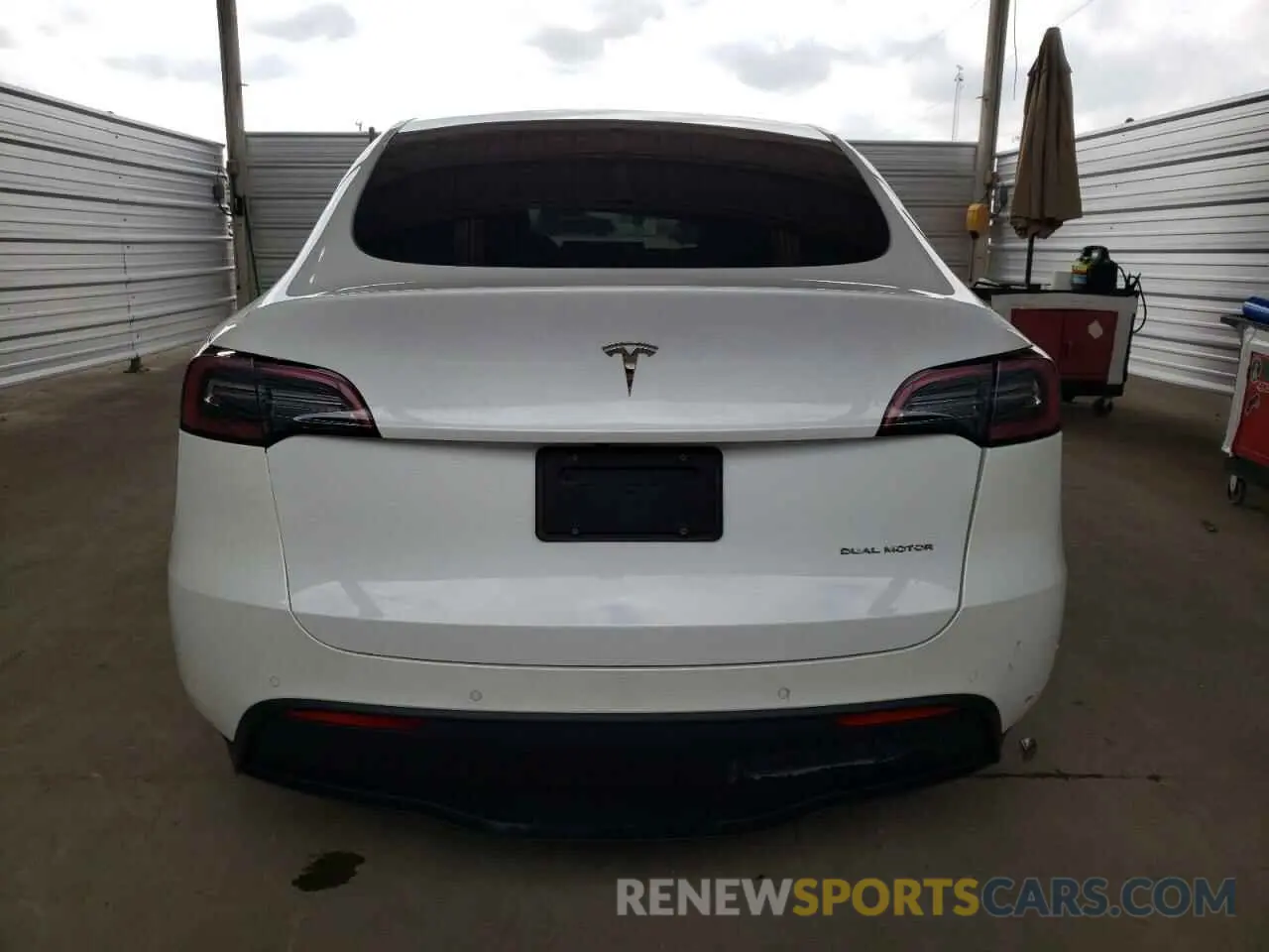6 Photograph of a damaged car 7SAYGAEE0NF312310 TESLA MODEL Y 2022