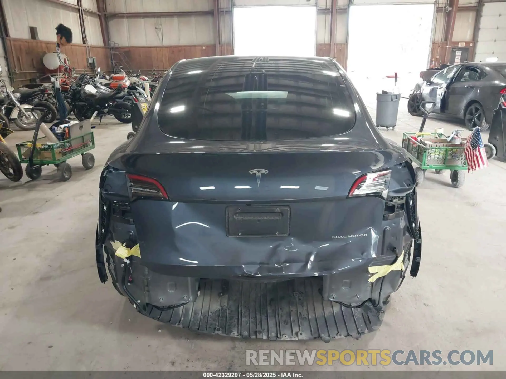 16 Фотография поврежденного автомобиля 7SAYGAEE0NF567801 TESLA MODEL Y 2022