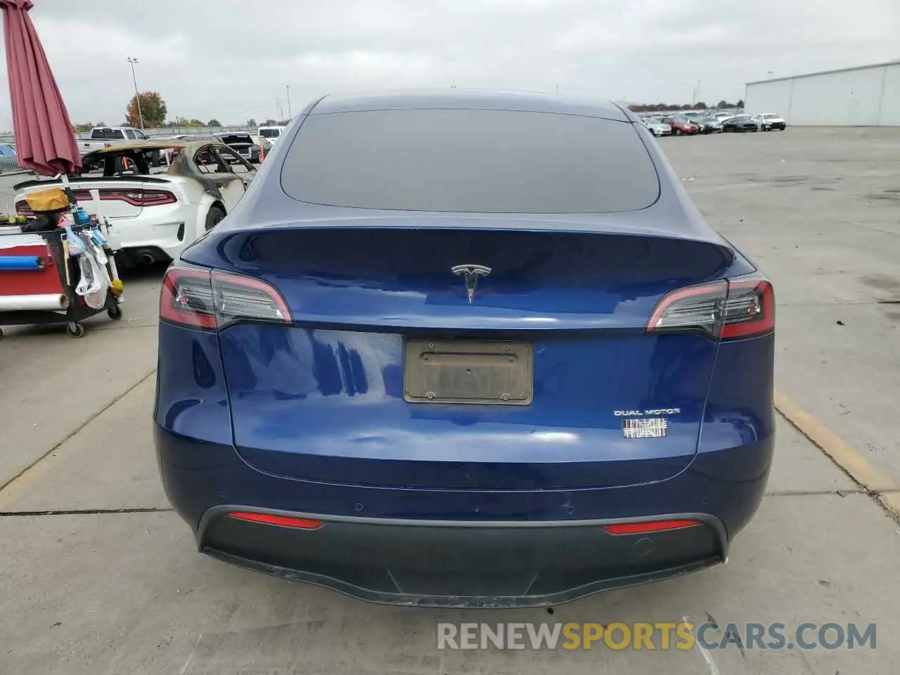6 Photograph of a damaged car 7SAYGAEE1NF349947 TESLA MODEL Y 2022
