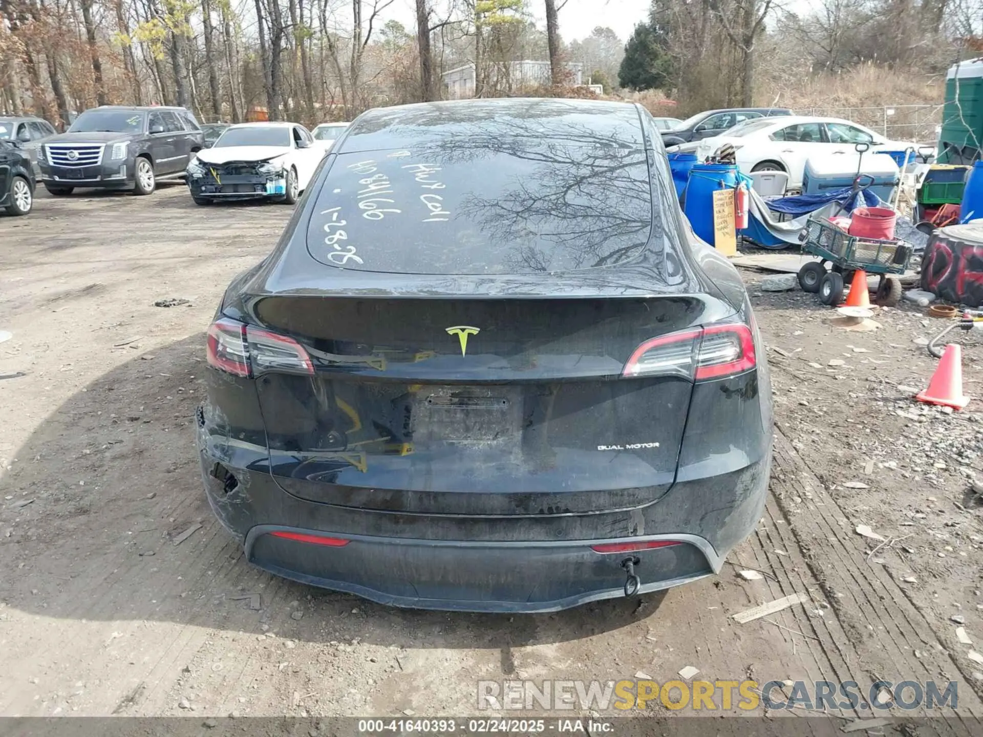 16 Photograph of a damaged car 7SAYGAEE1NF364514 TESLA MODEL Y 2022