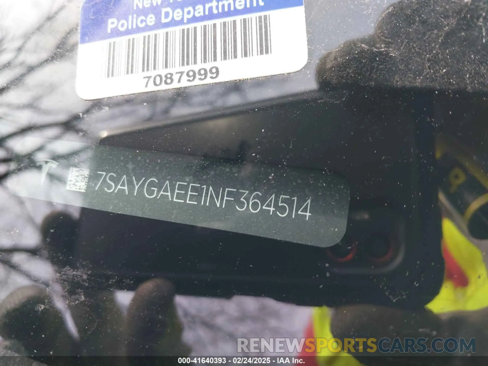 19 Photograph of a damaged car 7SAYGAEE1NF364514 TESLA MODEL Y 2022