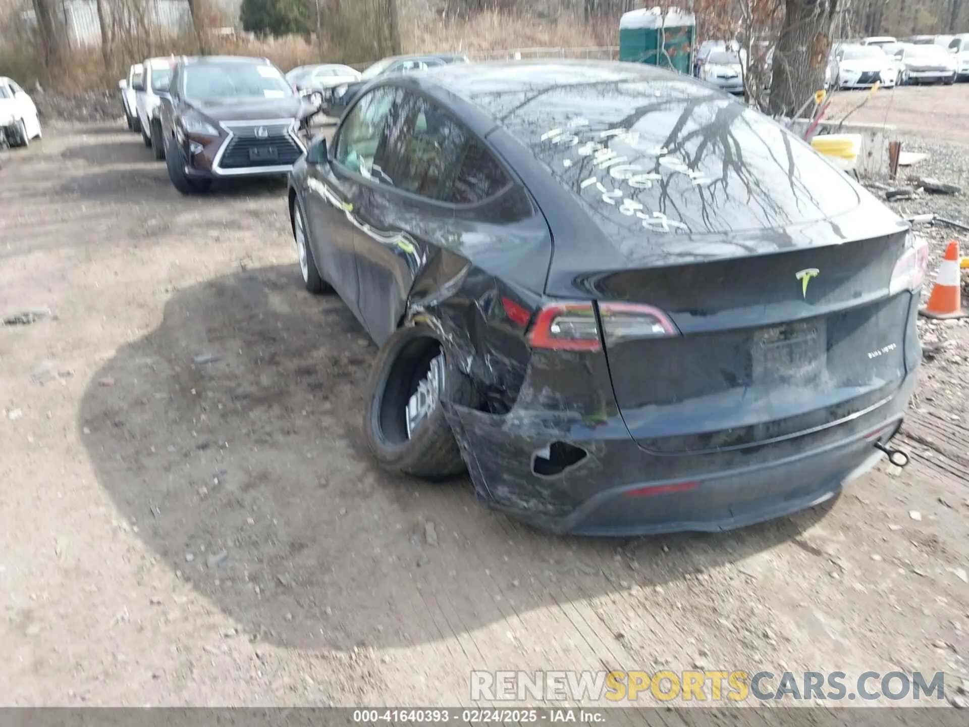 3 Photograph of a damaged car 7SAYGAEE1NF364514 TESLA MODEL Y 2022