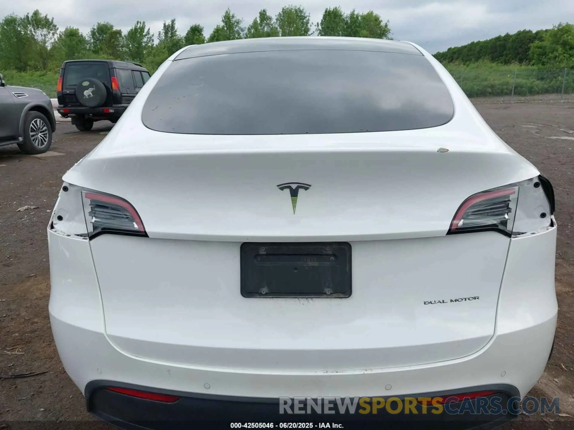 17 Фотография поврежденного автомобиля 7SAYGAEE1NF467562 TESLA MODEL Y 2022