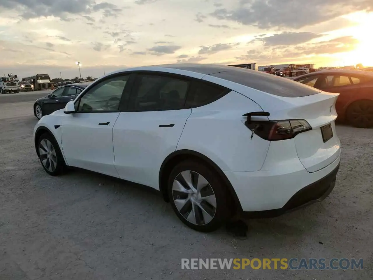 2 Photograph of a damaged car 7SAYGAEE1NF468064 TESLA MODEL Y 2022