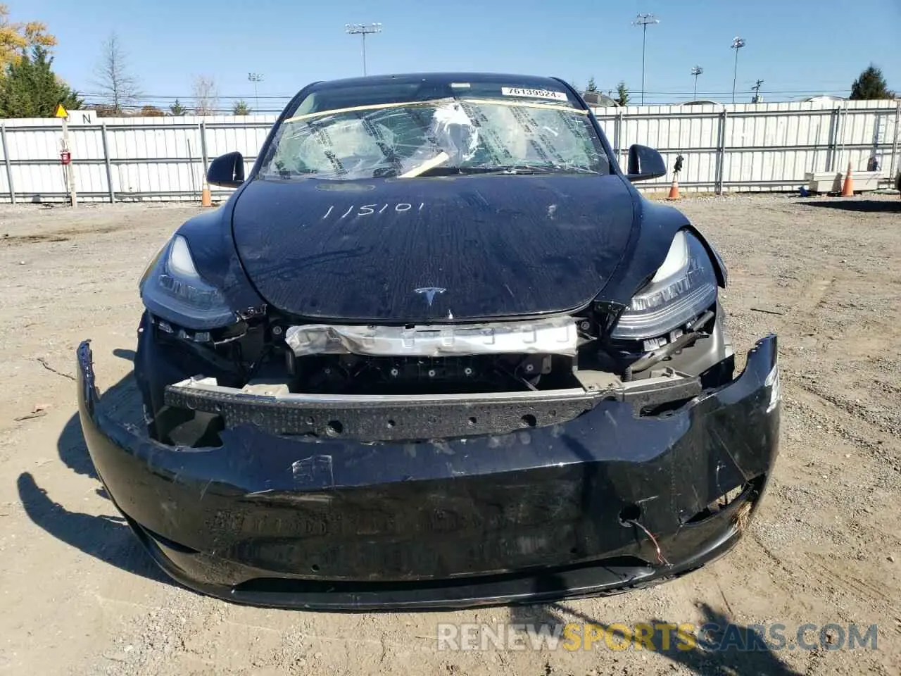 5 Photograph of a damaged car 7SAYGAEE2NF384349 TESLA MODEL Y 2022