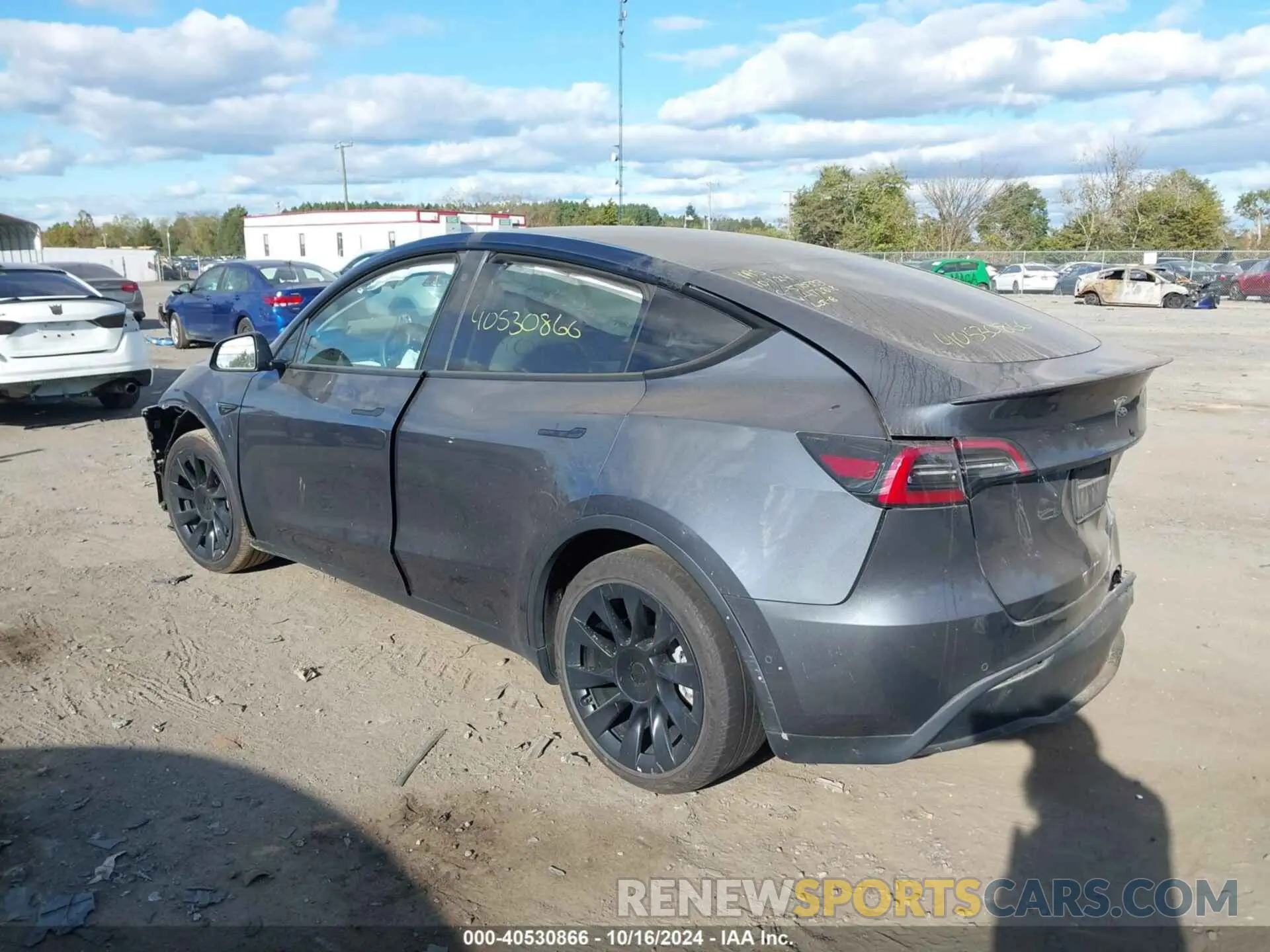 3 Photograph of a damaged car 7SAYGAEE2NF472818 TESLA MODEL Y 2022