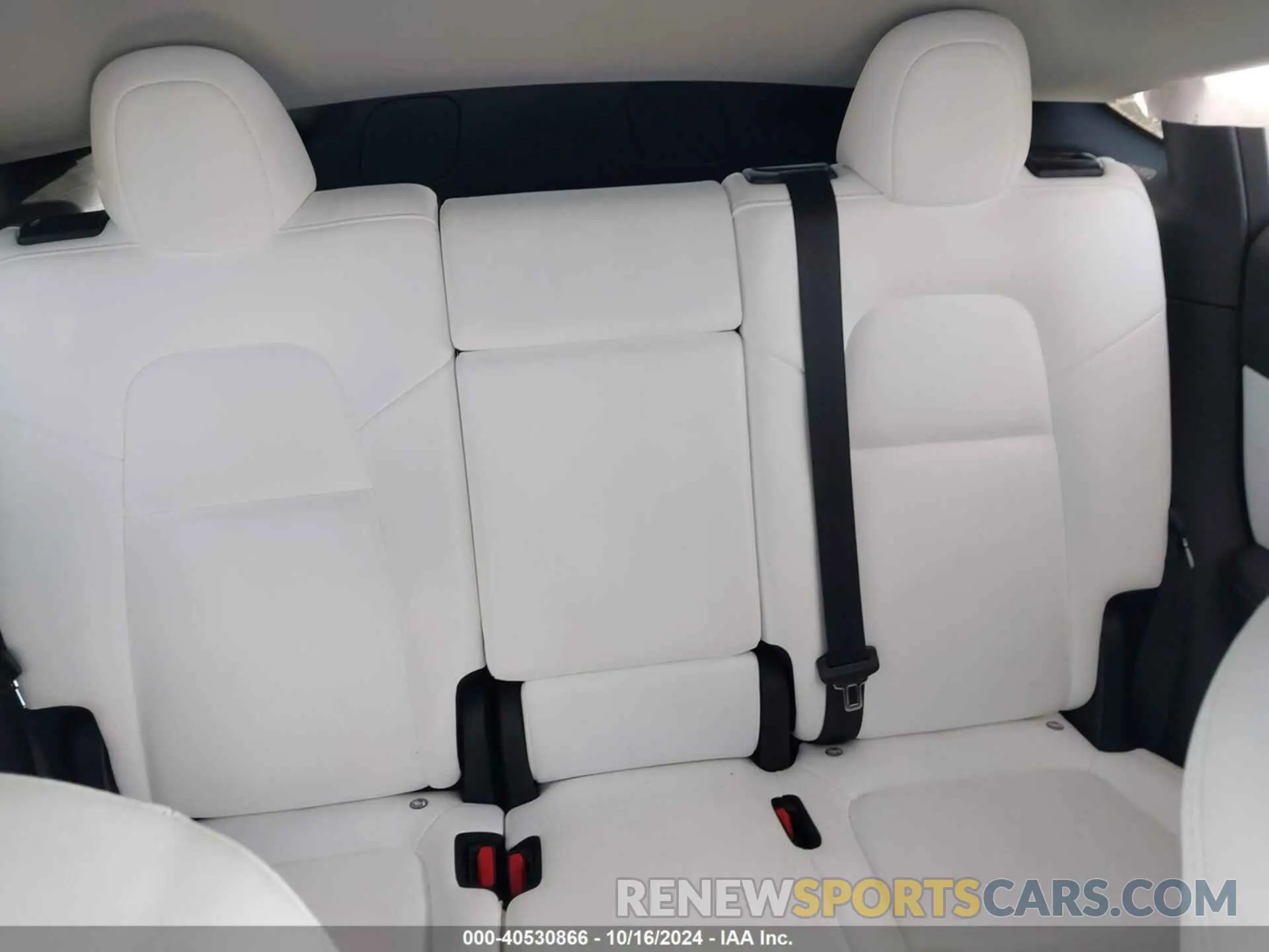 8 Photograph of a damaged car 7SAYGAEE2NF472818 TESLA MODEL Y 2022