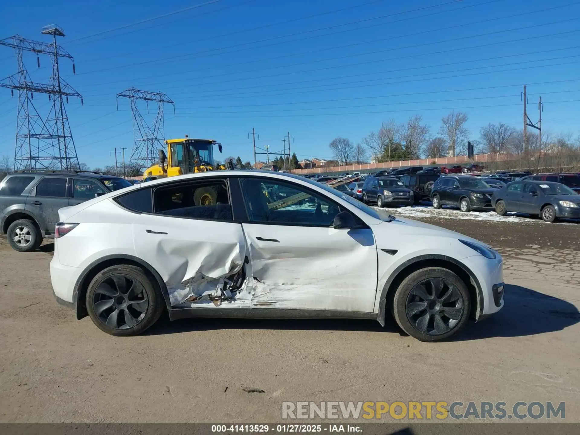 12 Photograph of a damaged car 7SAYGAEE2NF550692 TESLA MODEL Y 2022