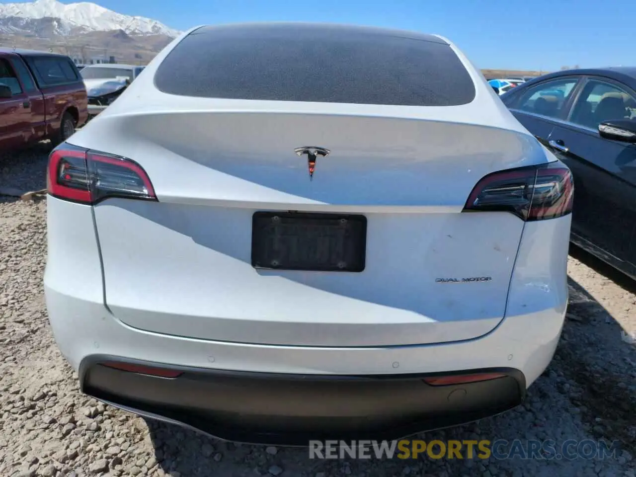6 Photograph of a damaged car 7SAYGAEE3NF468289 TESLA MODEL Y 2022
