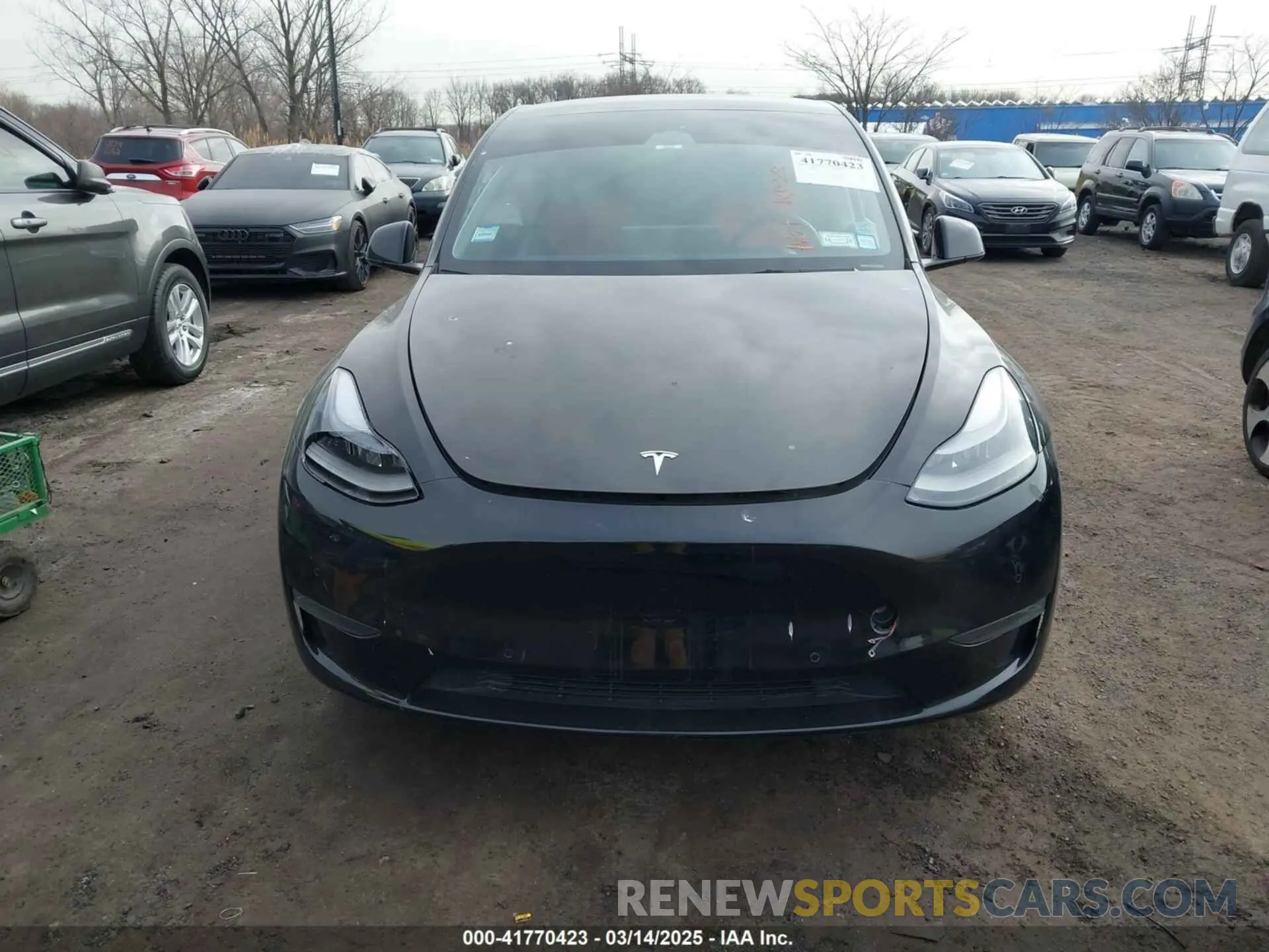 11 Photograph of a damaged car 7SAYGAEE3NF537420 TESLA MODEL Y 2022