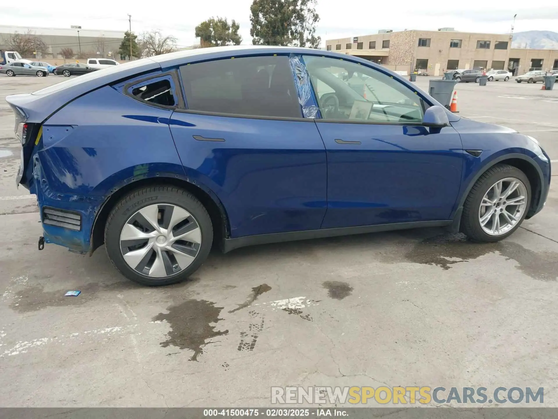 4 Фотография поврежденного автомобиля 7SAYGAEE3NF573141 TESLA MODEL Y 2022
