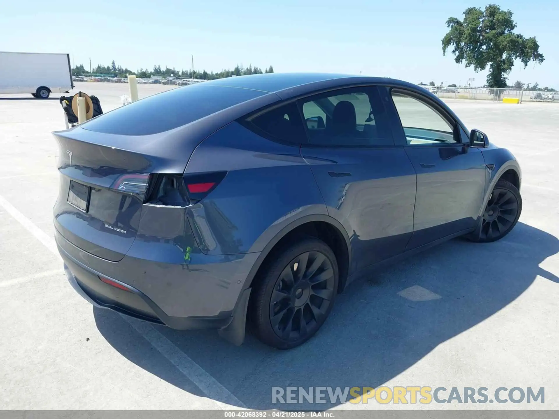 4 Фотография поврежденного автомобиля 7SAYGAEE4NF341230 TESLA MODEL Y 2022