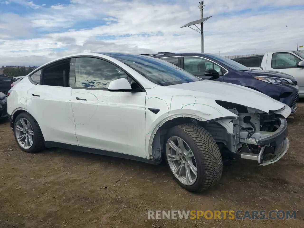 4 Photograph of a damaged car 7SAYGAEE4NF362899 TESLA MODEL Y 2022