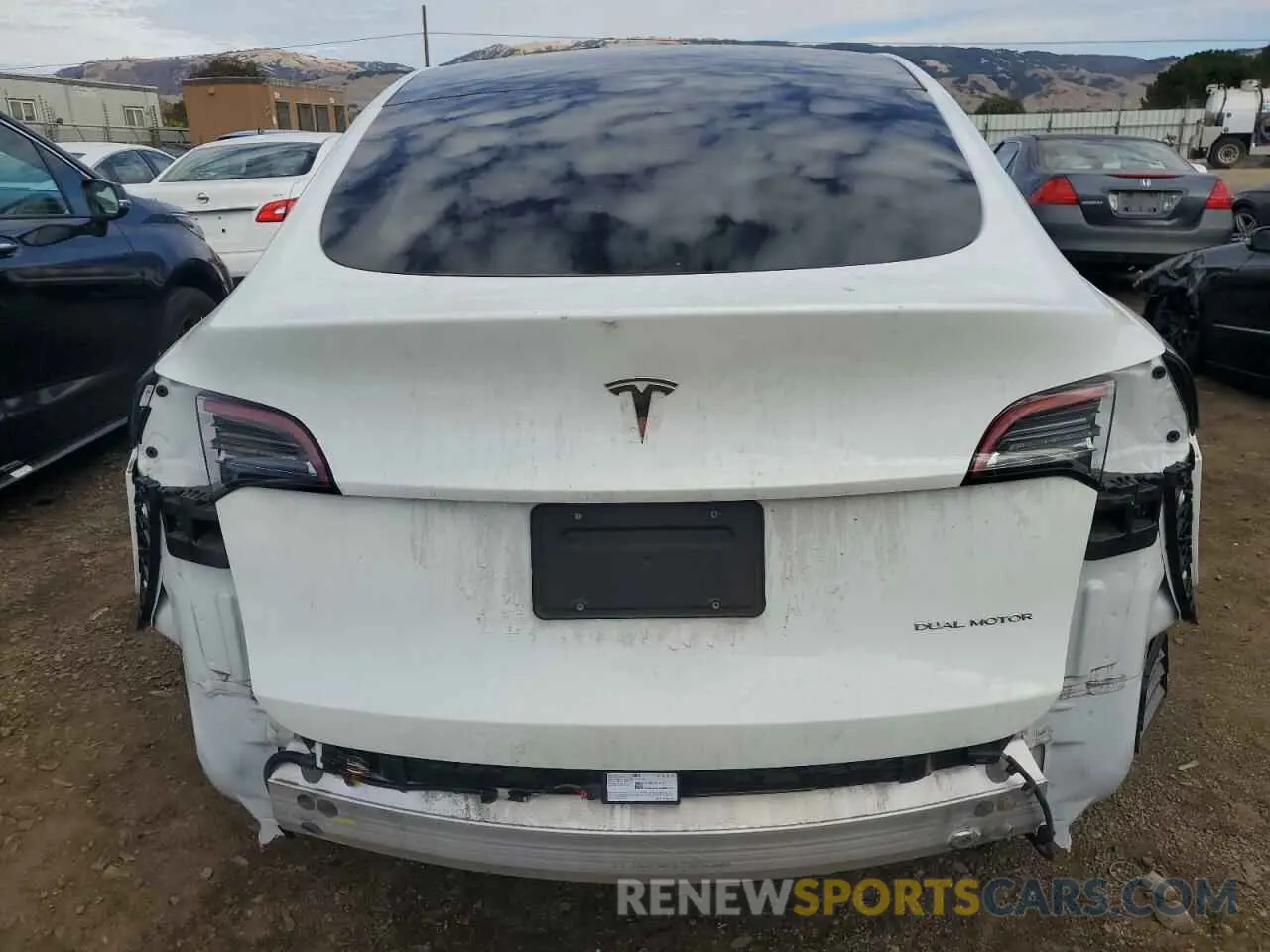 6 Photograph of a damaged car 7SAYGAEE4NF362899 TESLA MODEL Y 2022