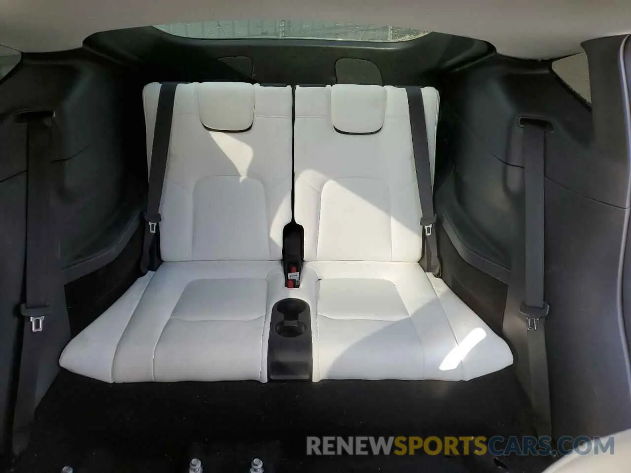 10 Photograph of a damaged car 7SAYGAEE5NF427064 TESLA MODEL Y 2022