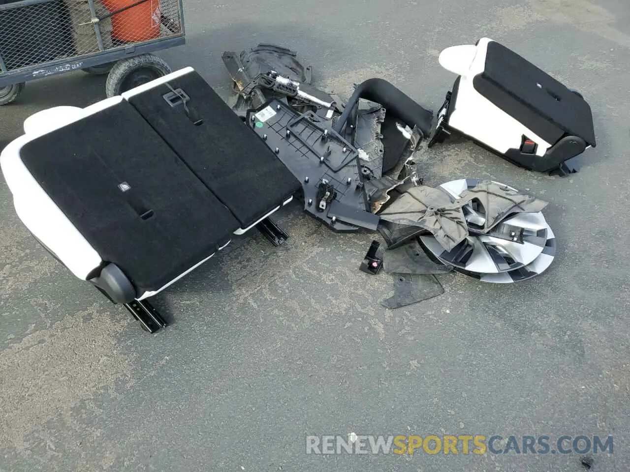 13 Photograph of a damaged car 7SAYGAEE5NF427064 TESLA MODEL Y 2022