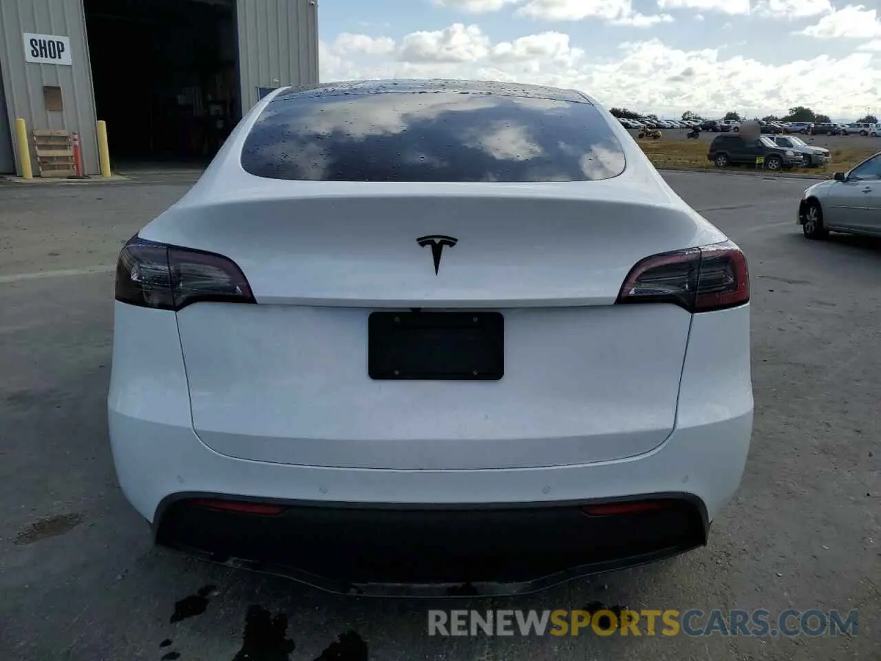 6 Photograph of a damaged car 7SAYGAEE5NF427064 TESLA MODEL Y 2022