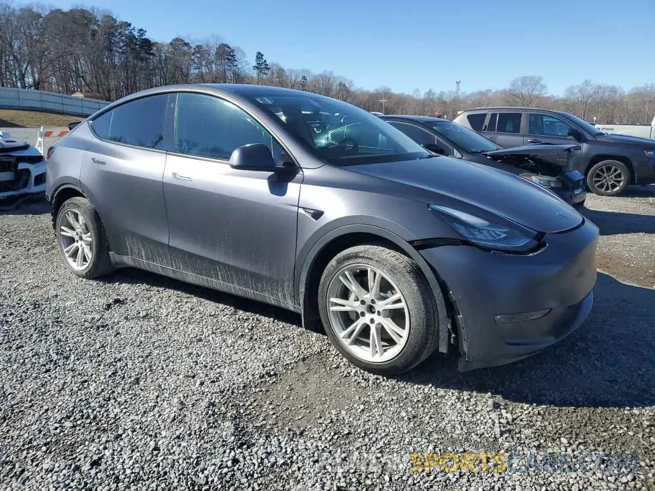4 Photograph of a damaged car 7SAYGAEE5NF430627 TESLA MODEL Y 2022