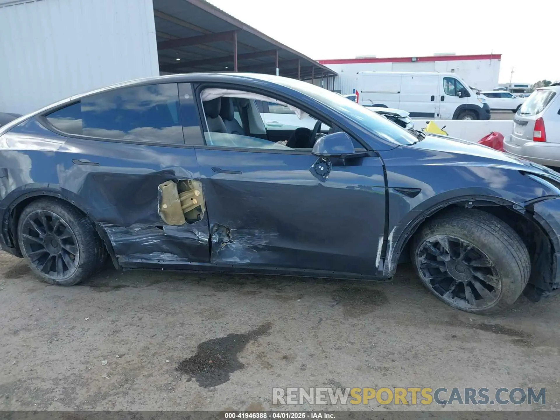 6 Photograph of a damaged car 7SAYGAEE6NF341827 TESLA MODEL Y 2022