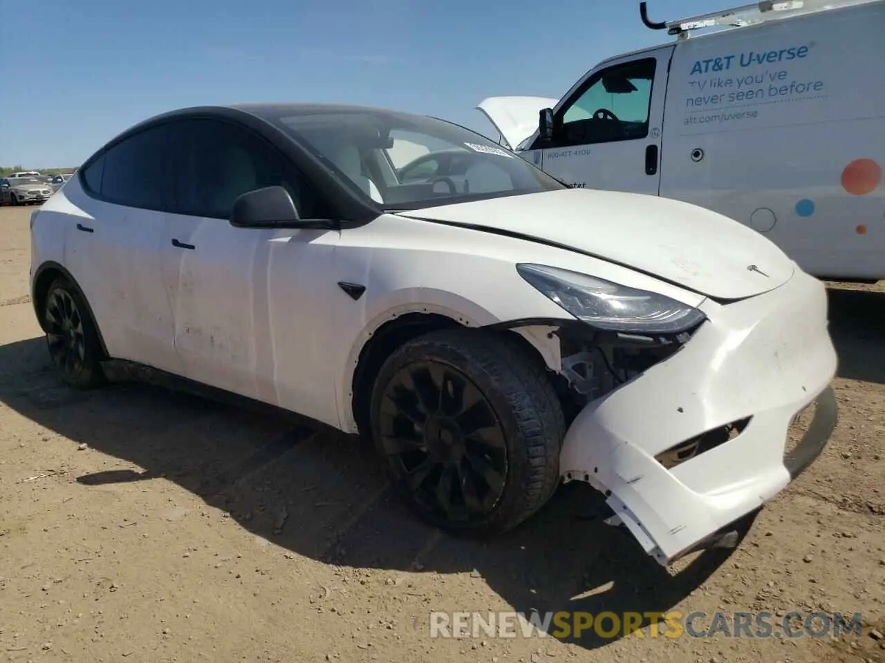 4 Photograph of a damaged car 7SAYGAEE6NF418938 TESLA MODEL Y 2022