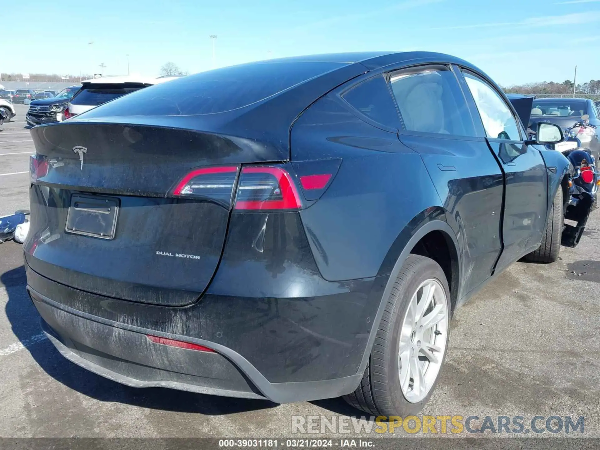 4 Фотография поврежденного автомобиля 7SAYGAEE6NF550338 TESLA MODEL Y 2022