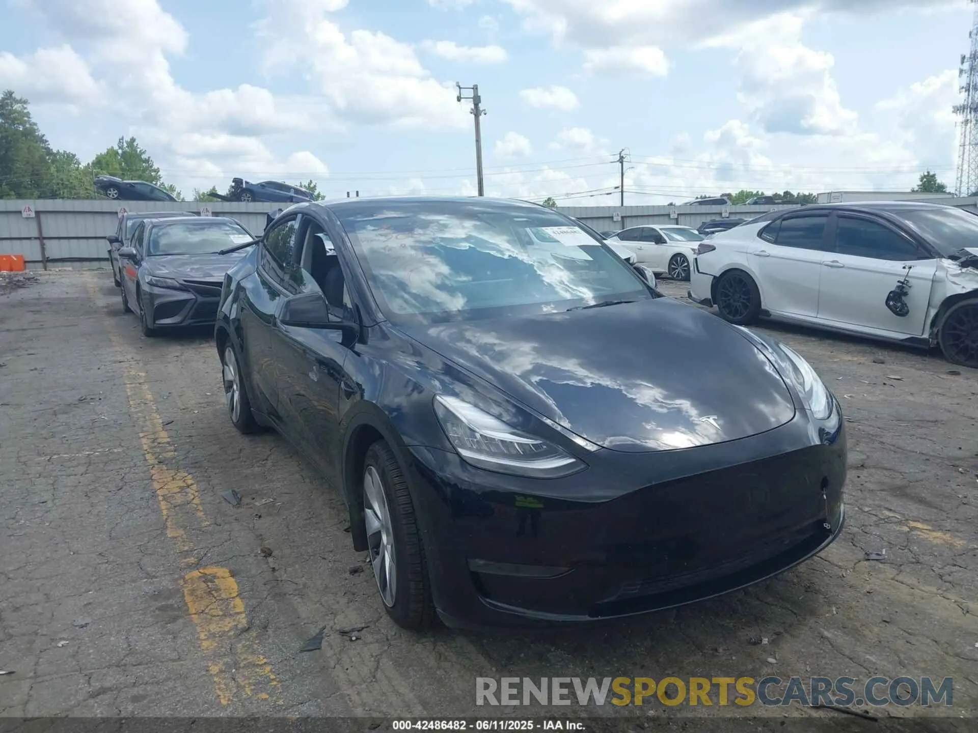 1 Photograph of a damaged car 7SAYGAEE6NF575000 TESLA MODEL Y 2022