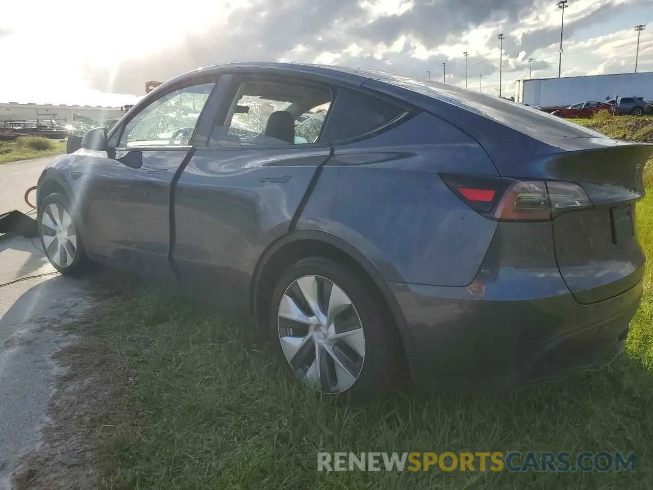 2 Фотография поврежденного автомобиля 7SAYGAEE6NF576132 TESLA MODEL Y 2022