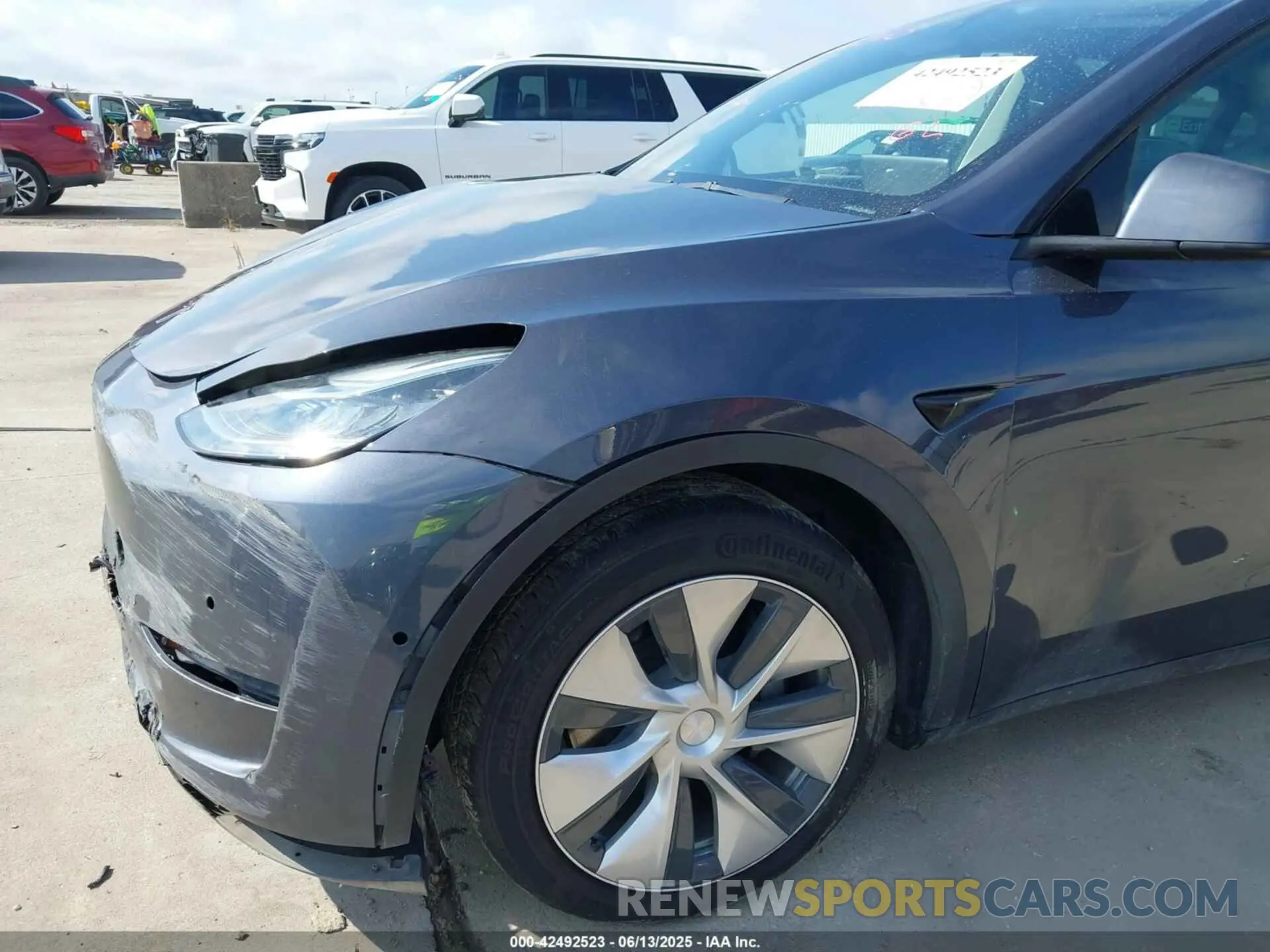 11 Photograph of a damaged car 7SAYGAEE7NF389319 TESLA MODEL Y 2022