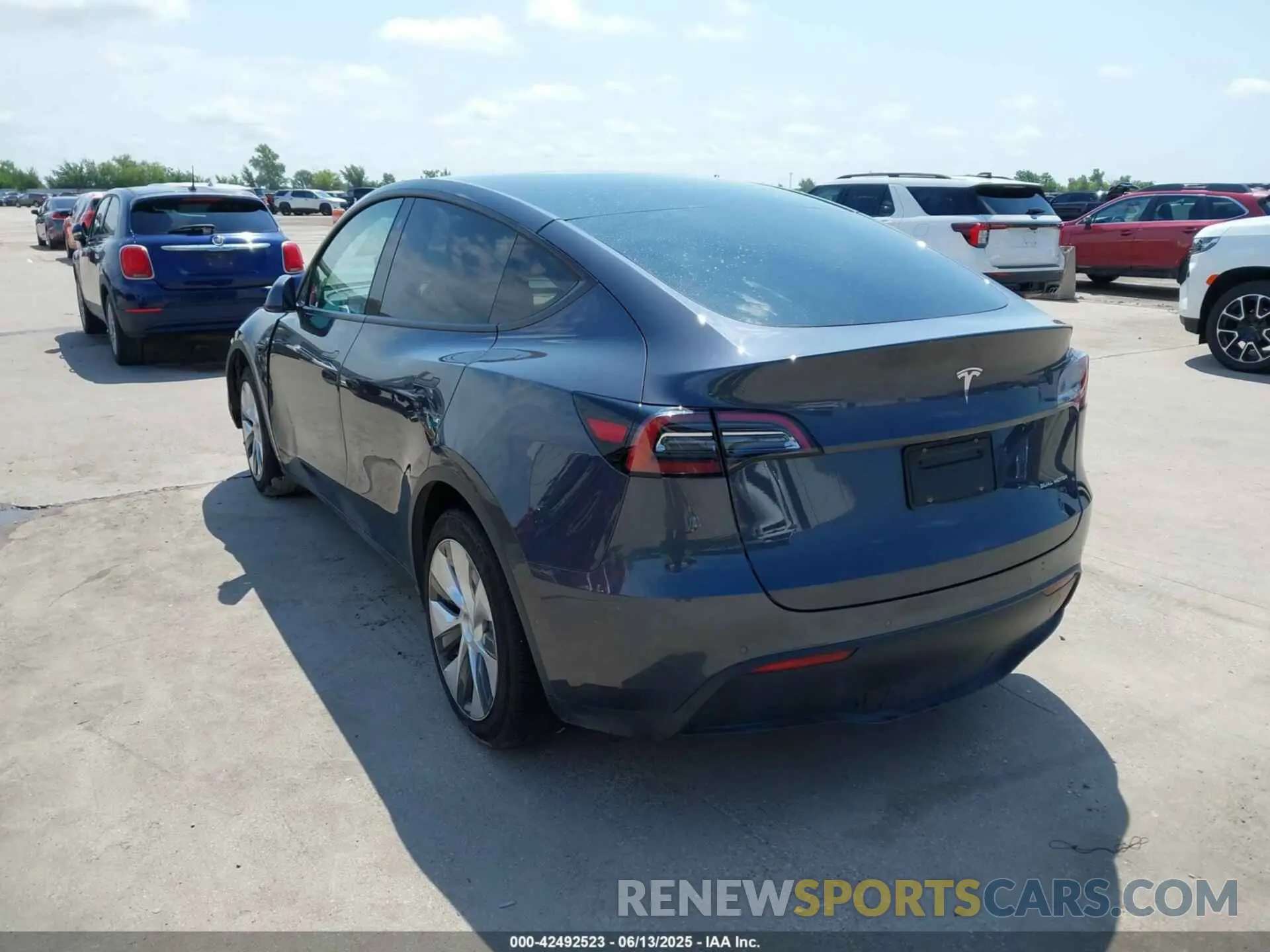 3 Photograph of a damaged car 7SAYGAEE7NF389319 TESLA MODEL Y 2022
