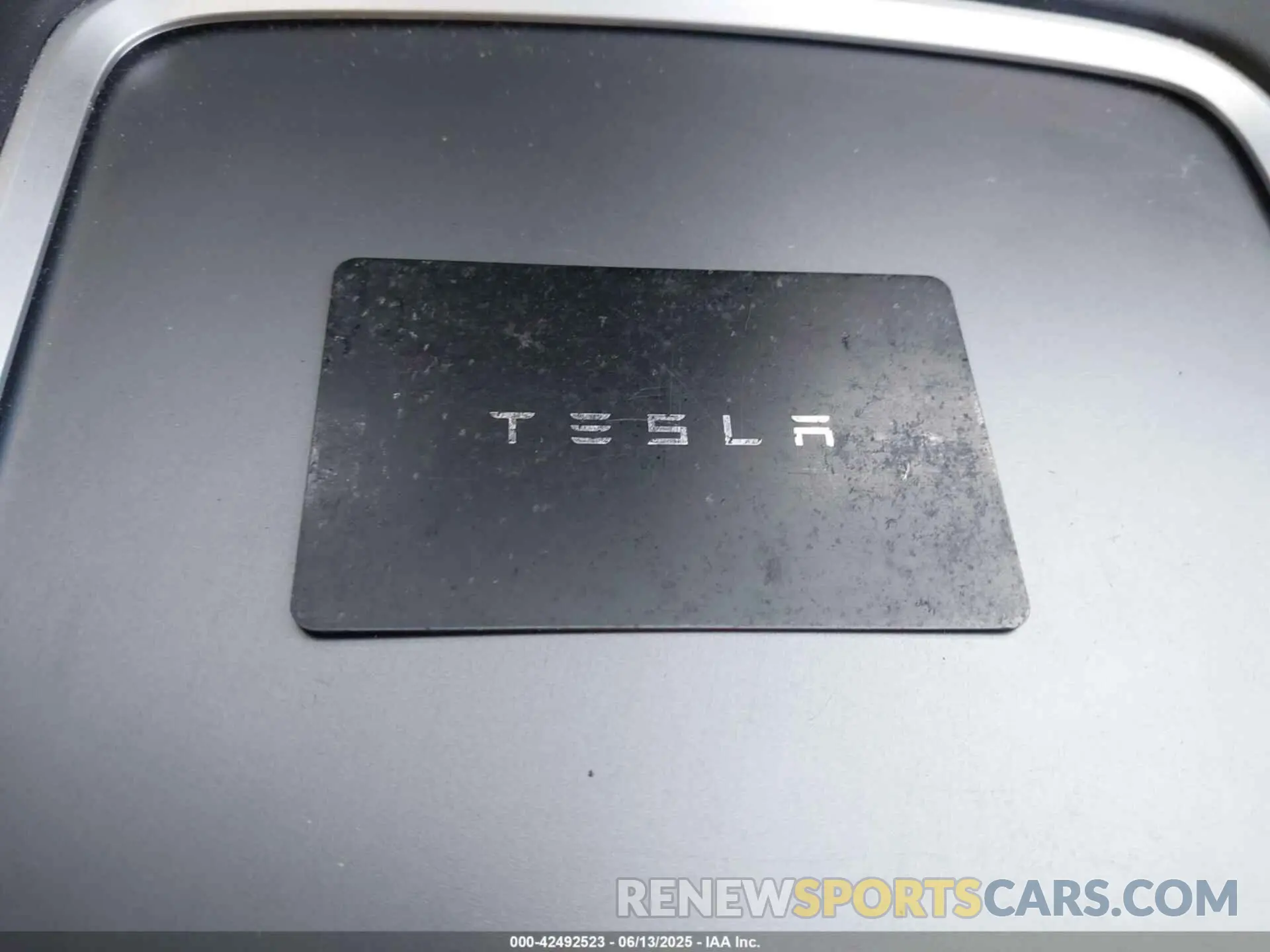 9 Photograph of a damaged car 7SAYGAEE7NF389319 TESLA MODEL Y 2022