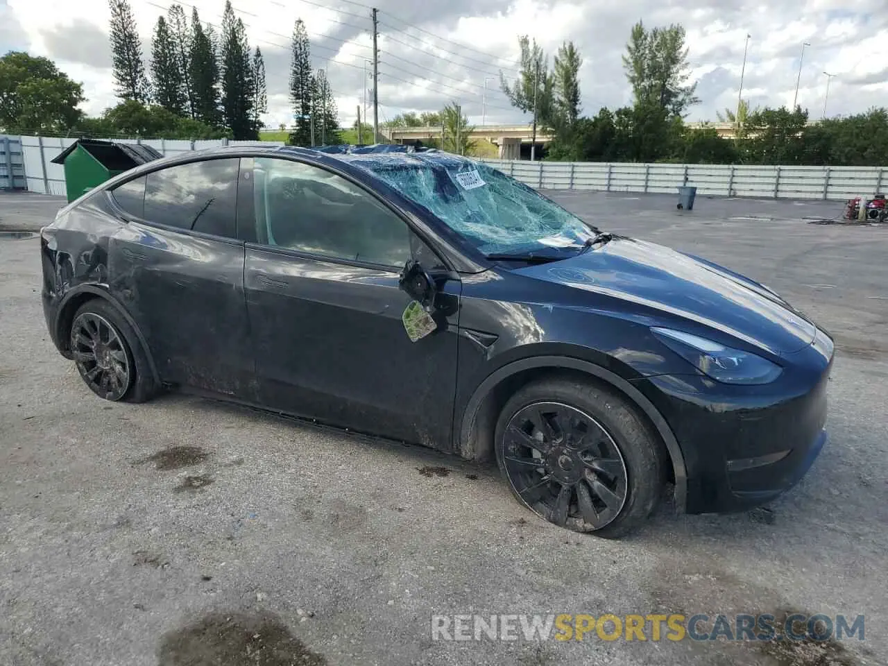 4 Photograph of a damaged car 7SAYGAEE7NF533208 TESLA MODEL Y 2022