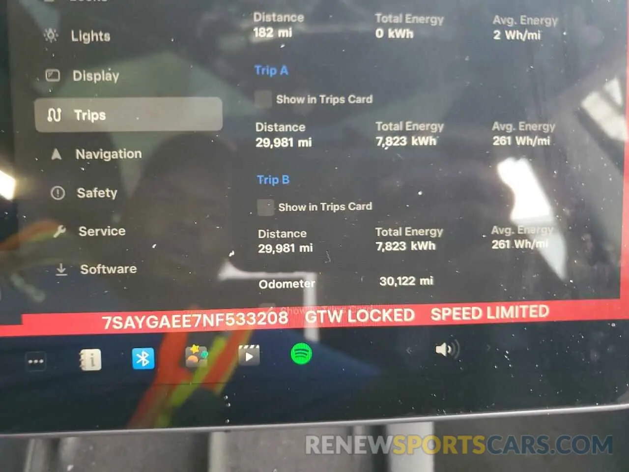 9 Photograph of a damaged car 7SAYGAEE7NF533208 TESLA MODEL Y 2022