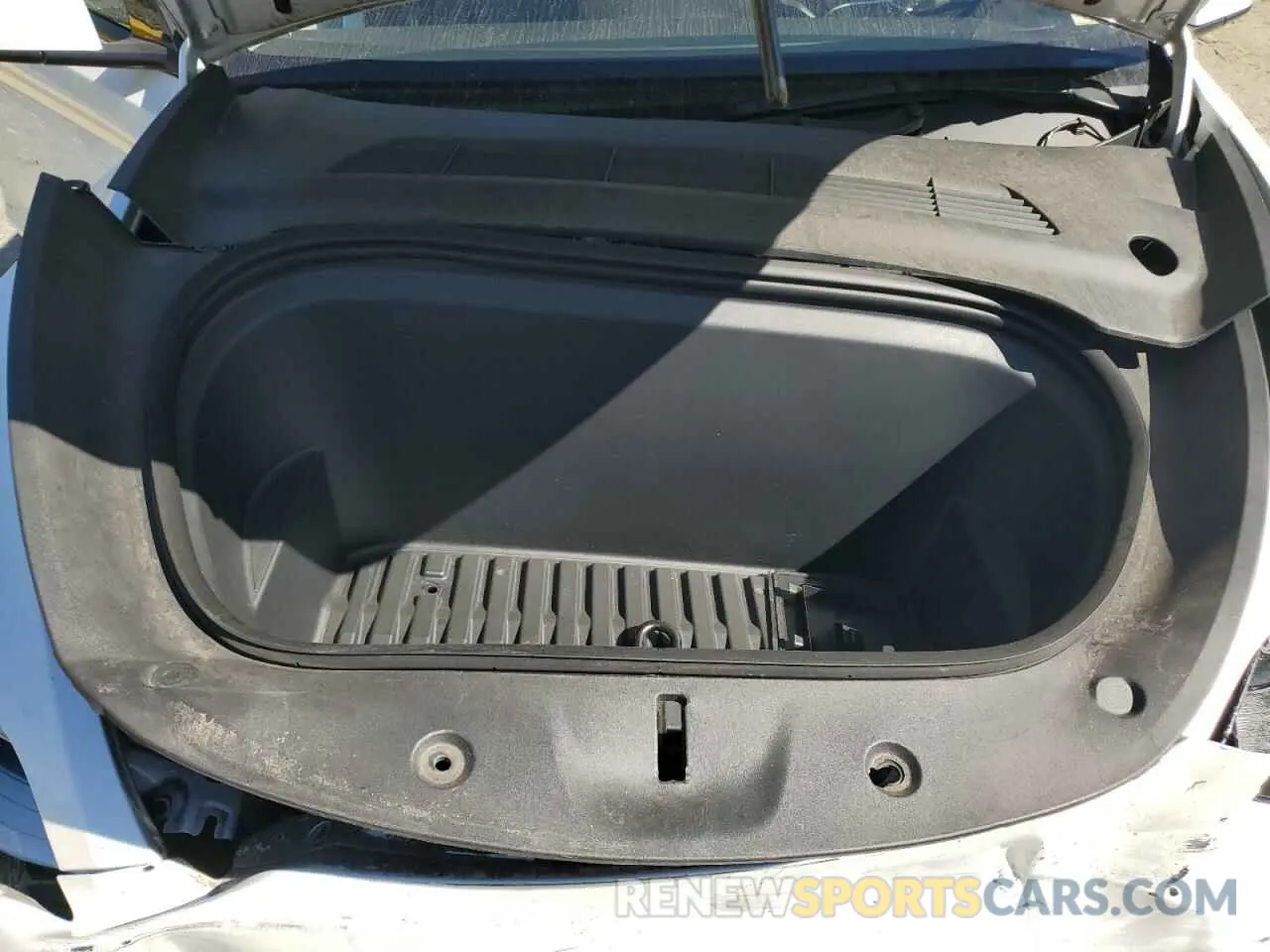 11 Photograph of a damaged car 7SAYGAEE8NF358449 TESLA MODEL Y 2022