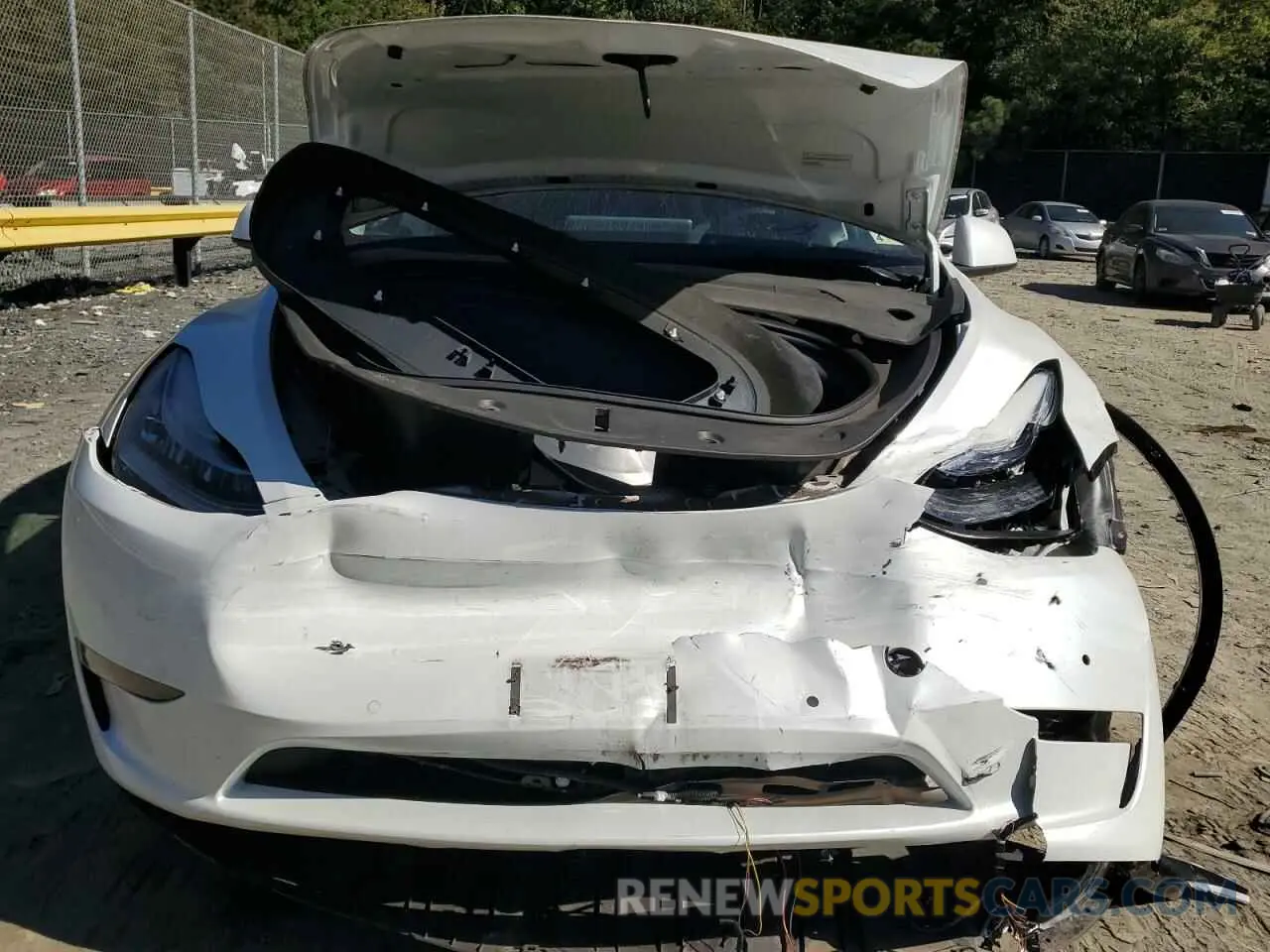 5 Photograph of a damaged car 7SAYGAEE8NF358449 TESLA MODEL Y 2022