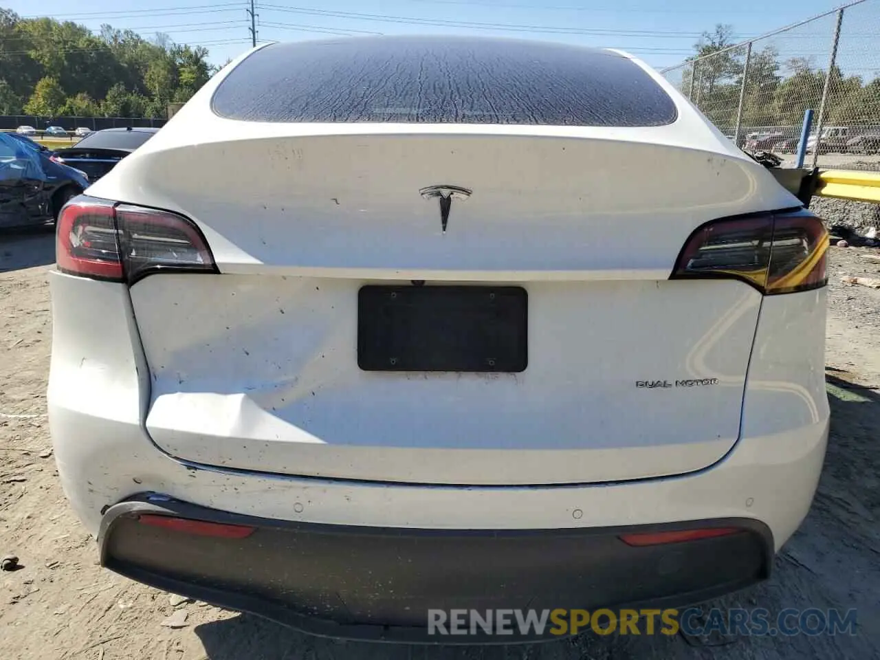 6 Photograph of a damaged car 7SAYGAEE8NF358449 TESLA MODEL Y 2022