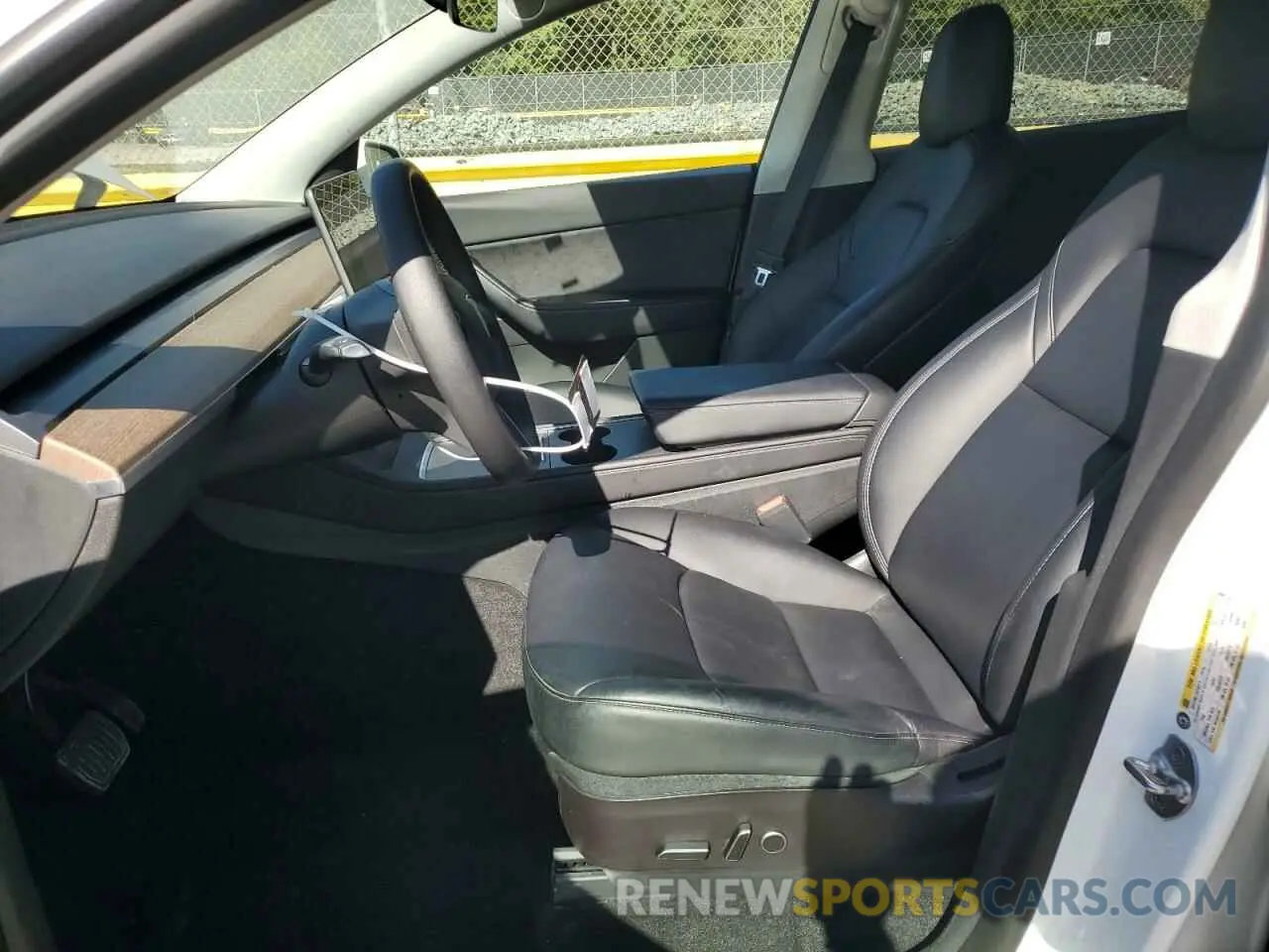 7 Photograph of a damaged car 7SAYGAEE8NF358449 TESLA MODEL Y 2022
