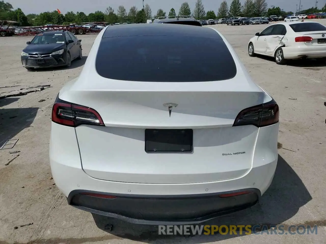 6 Photograph of a damaged car 7SAYGAEE8NF378457 TESLA MODEL Y 2022