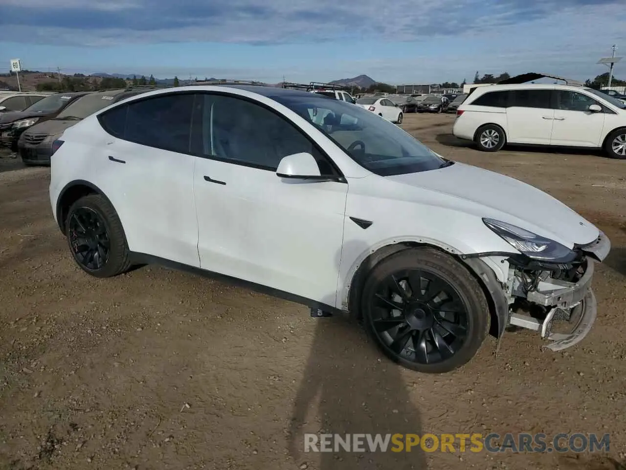 4 Фотография поврежденного автомобиля 7SAYGAEE8NF384436 TESLA MODEL Y 2022