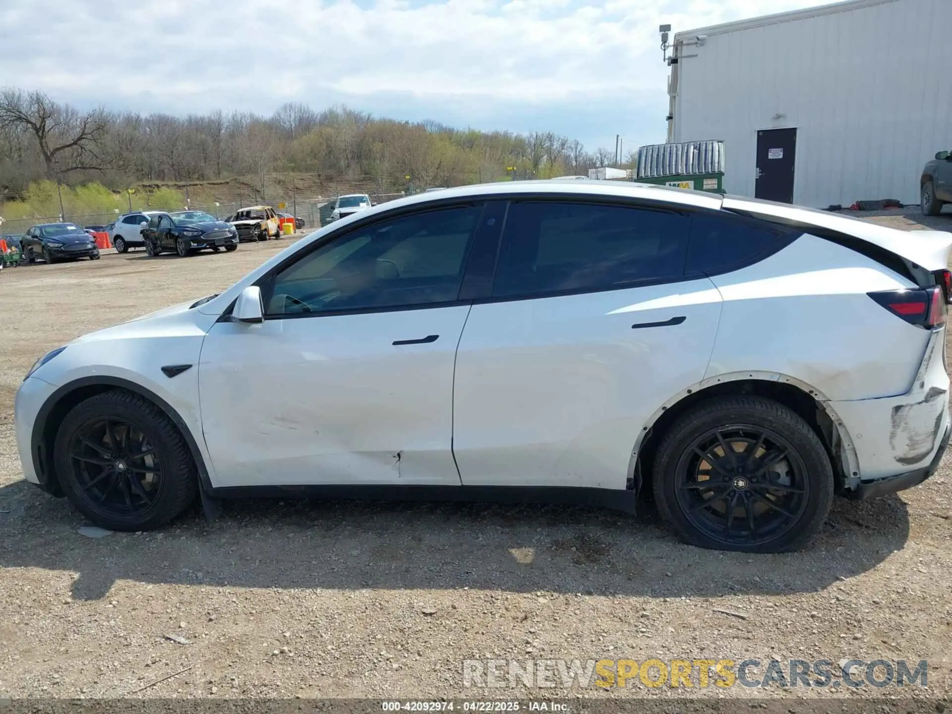 14 Photograph of a damaged car 7SAYGAEE8NF547845 TESLA MODEL Y 2022