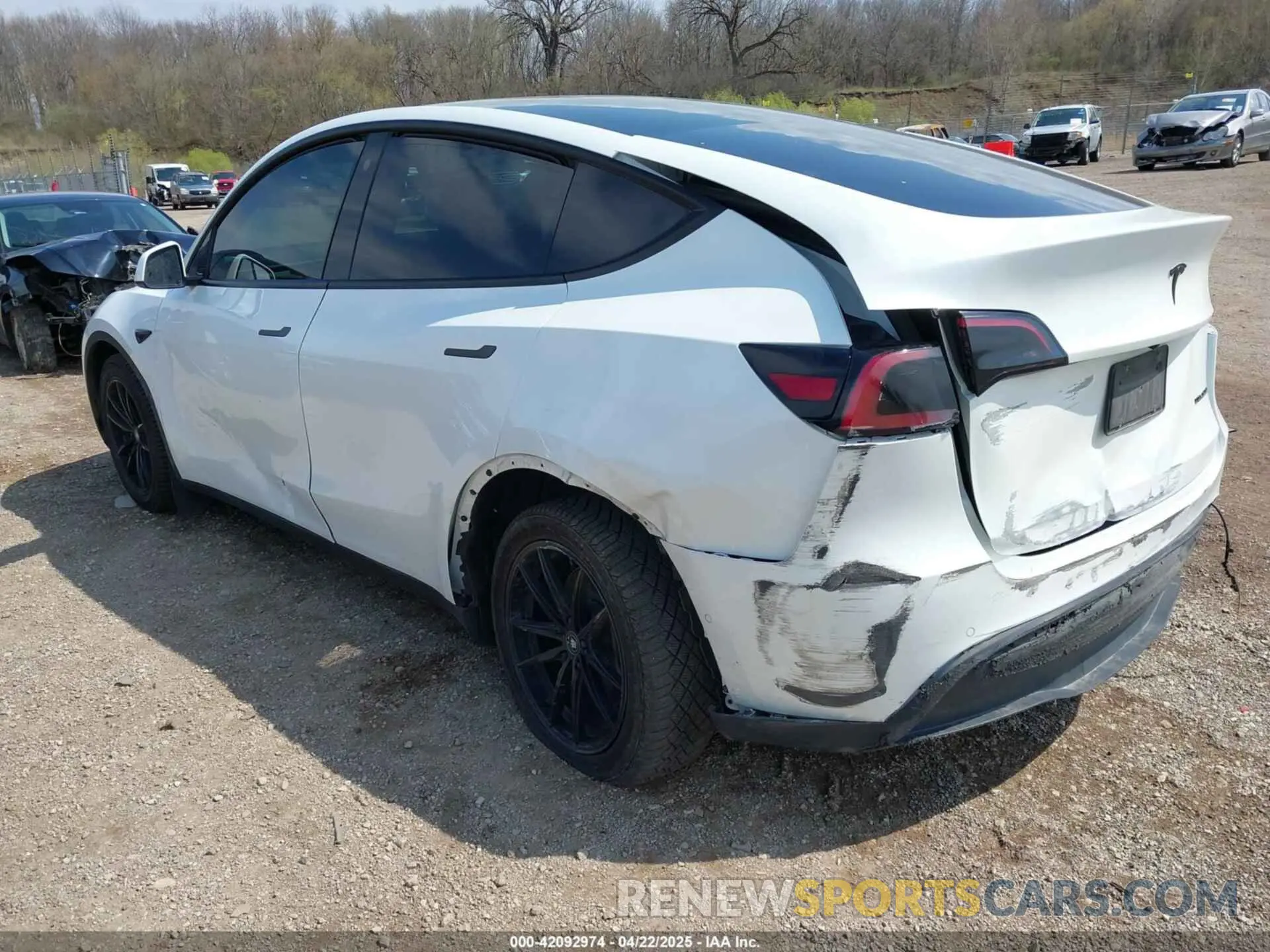 3 Photograph of a damaged car 7SAYGAEE8NF547845 TESLA MODEL Y 2022