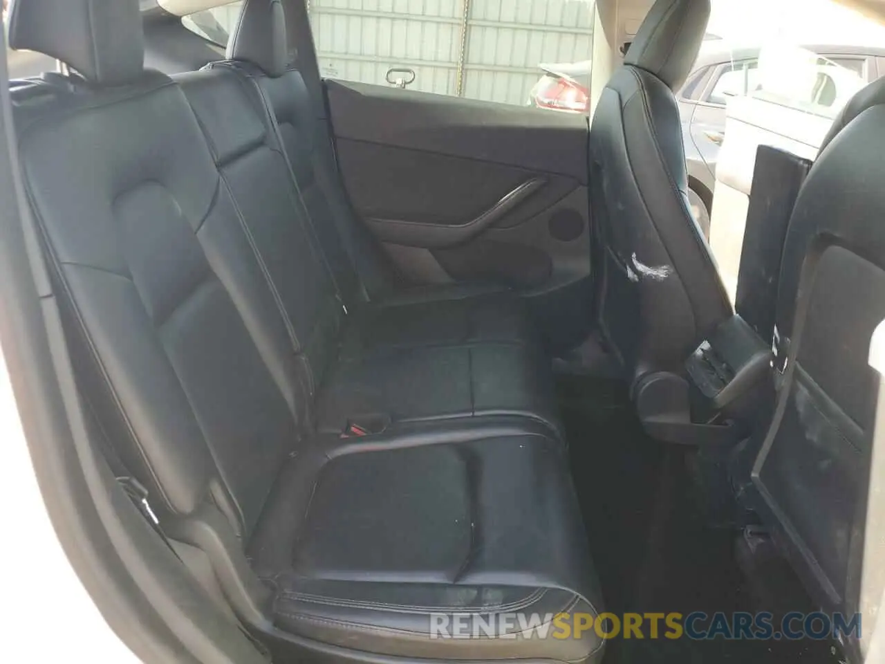 10 Photograph of a damaged car 7SAYGAEE9NF352658 TESLA MODEL Y 2022