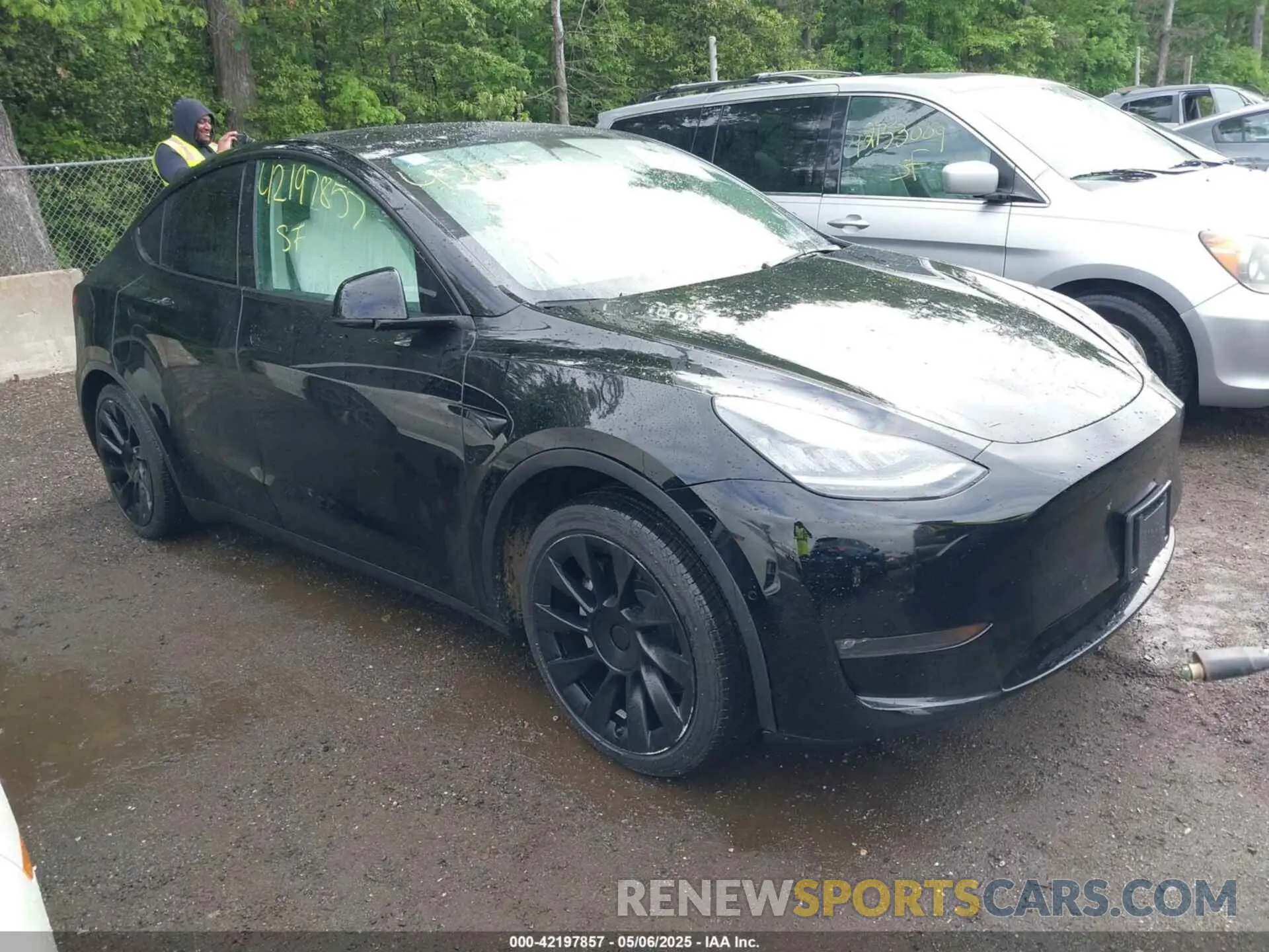 1 Photograph of a damaged car 7SAYGAEE9NF464960 TESLA MODEL Y 2022