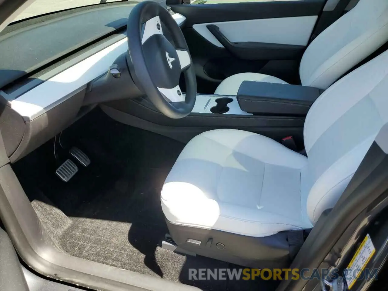 7 Photograph of a damaged car 7SAYGAEEXNF326814 TESLA MODEL Y 2022