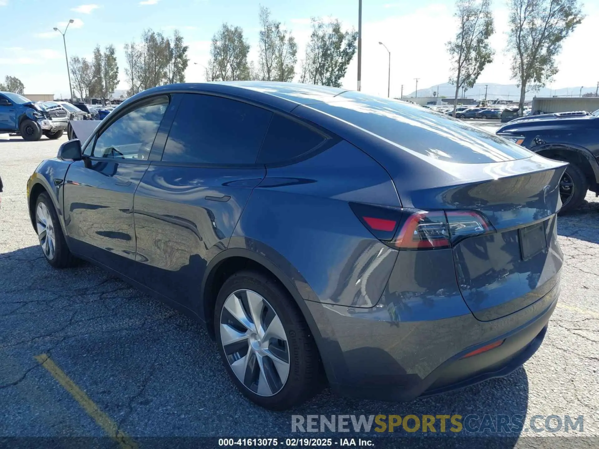 3 Фотография поврежденного автомобиля 7SAYGAEEXNF381389 TESLA MODEL Y 2022
