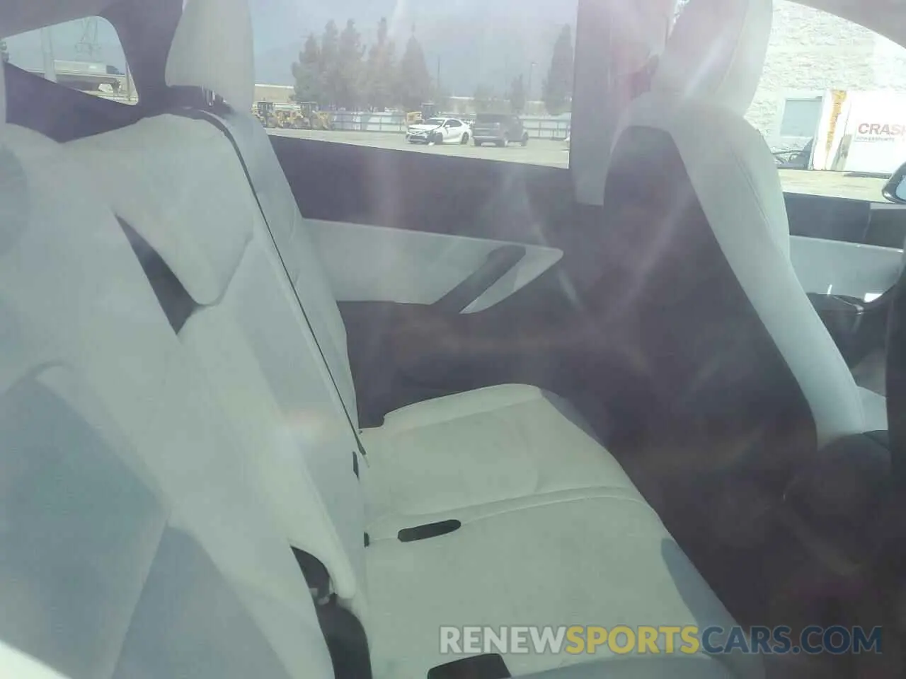 11 Photograph of a damaged car 7SAYGAEEXNF515978 TESLA MODEL Y 2022
