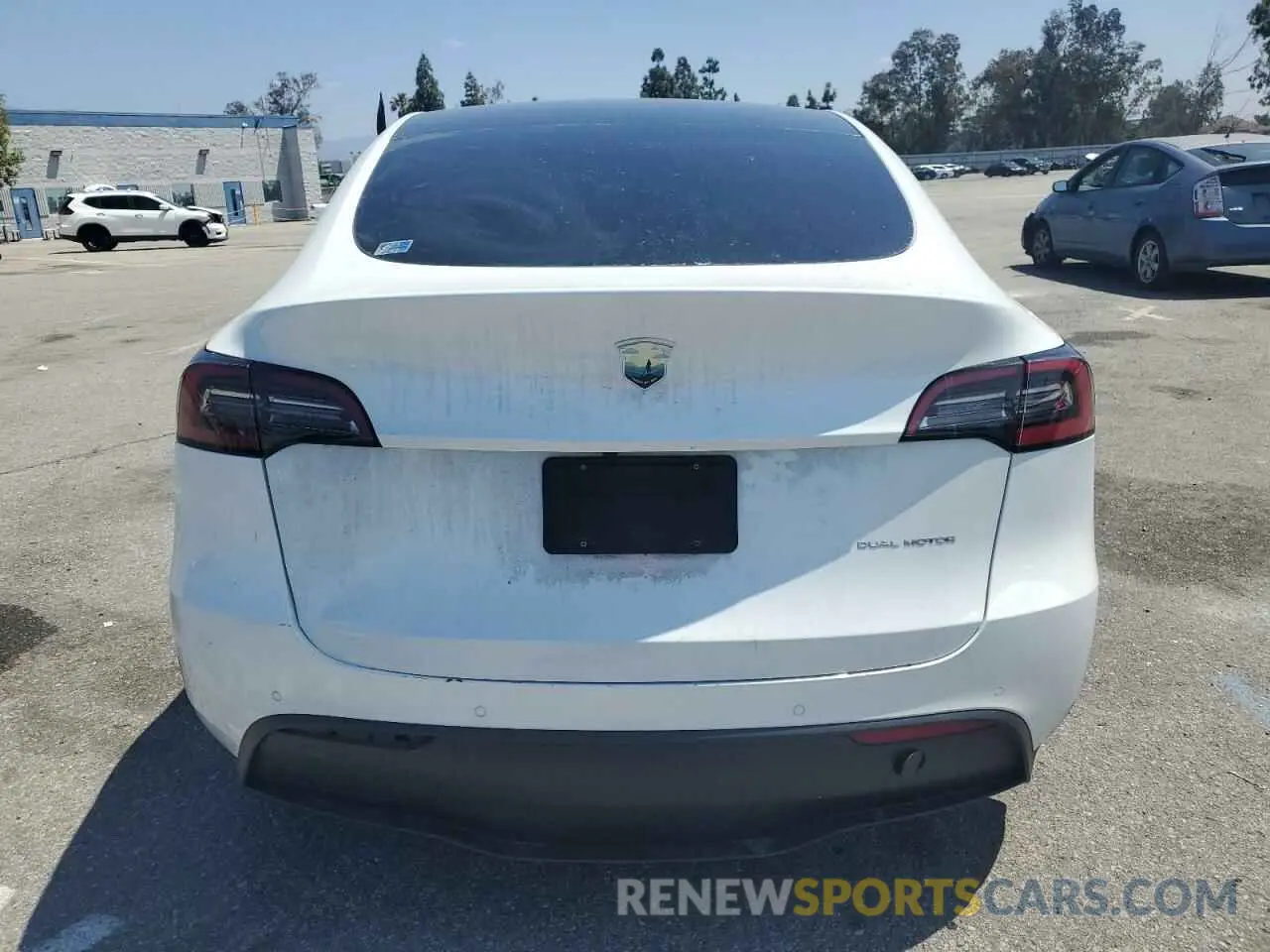 6 Photograph of a damaged car 7SAYGAEEXNF515978 TESLA MODEL Y 2022