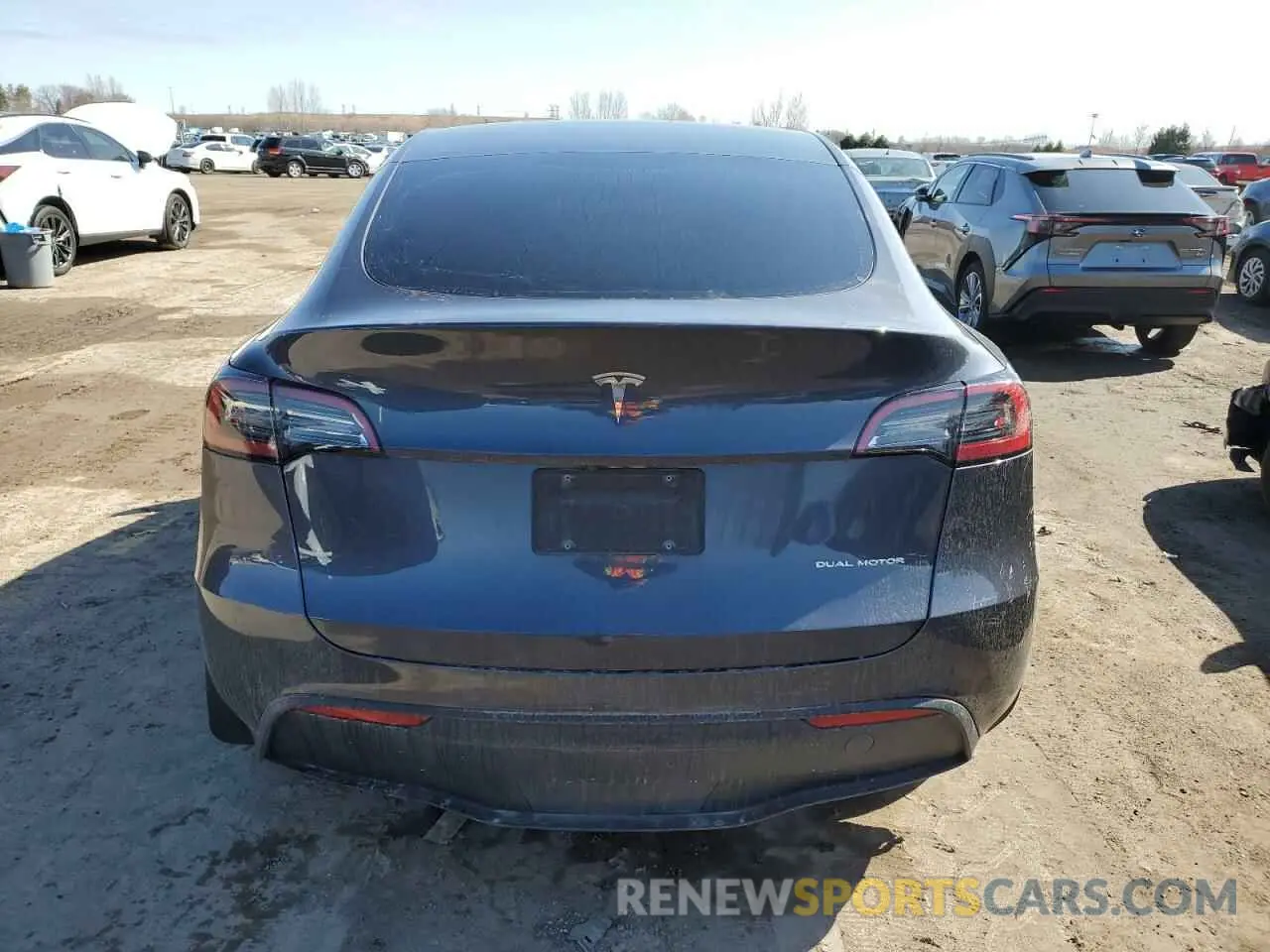 6 Photograph of a damaged car 7SAYGAEEXNF517729 TESLA MODEL Y 2022