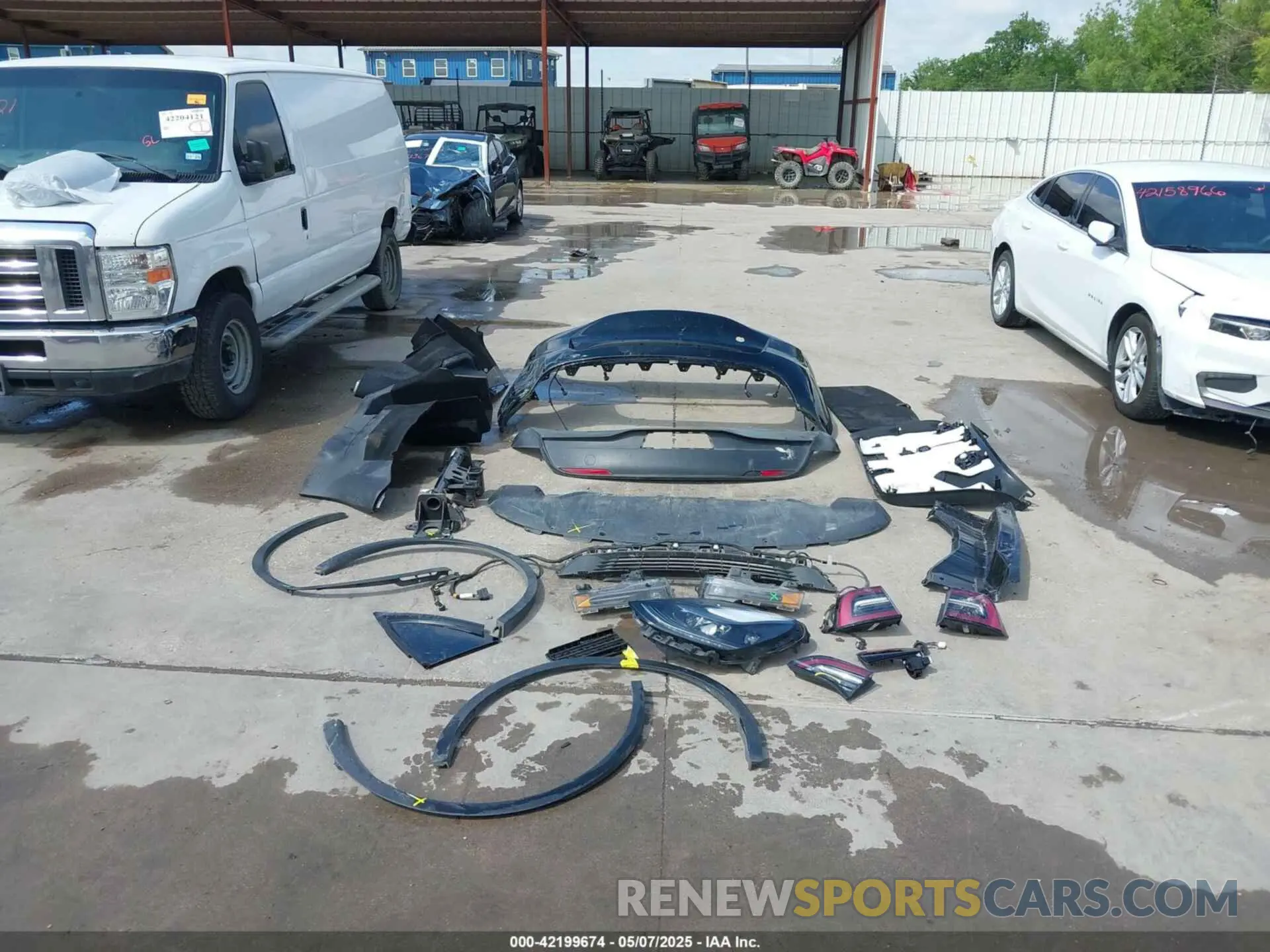 11 Photograph of a damaged car 7SAYGAEEXNF543540 TESLA MODEL Y 2022